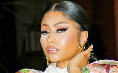 Nicki Minaj Gets Slick in Black Latex Outfit, Corset & Versace 